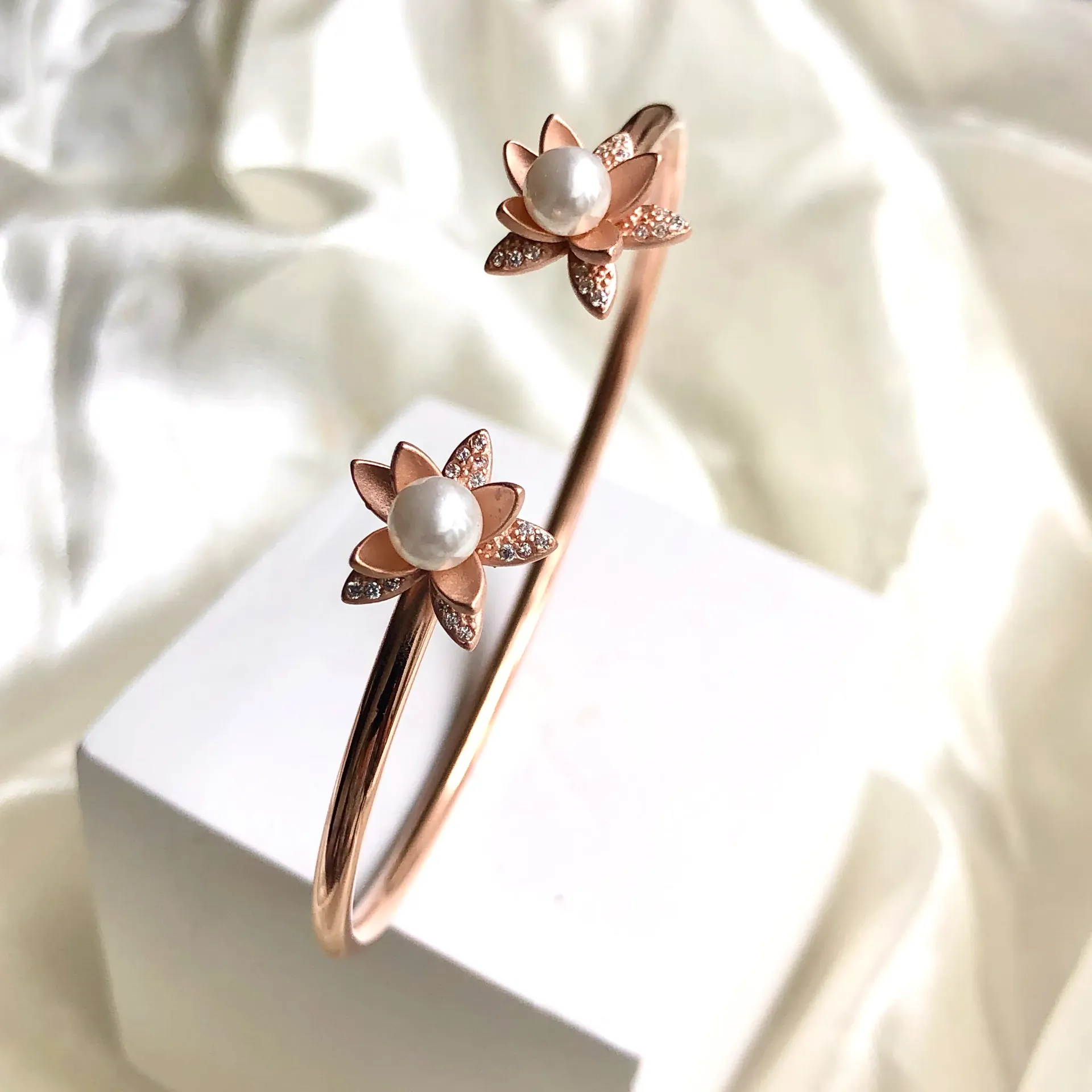 Floret Pearl Rosegold Kada