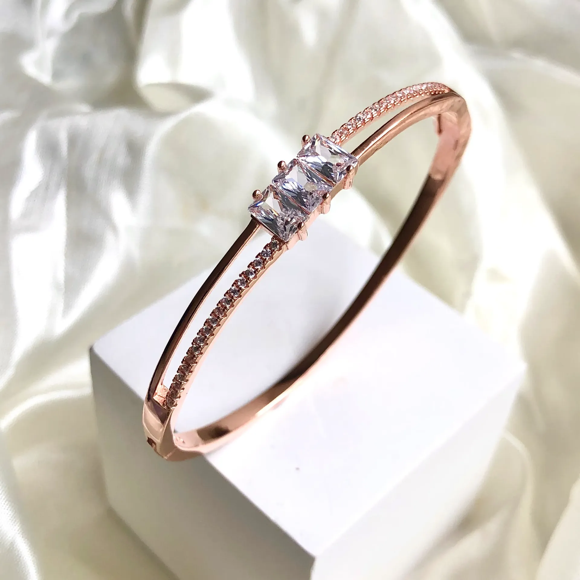 Grace Rosegold Kada