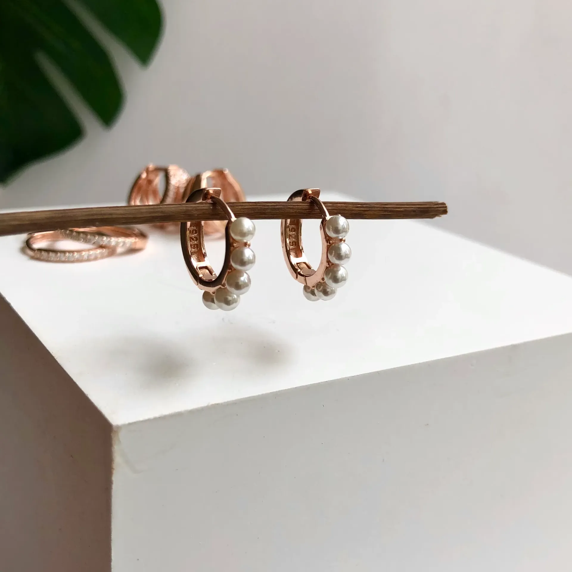 Rosegold Pearl Hoops