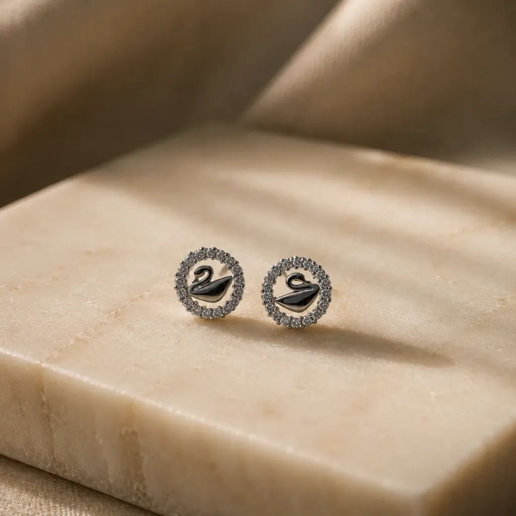 Silver Swan Round Studs