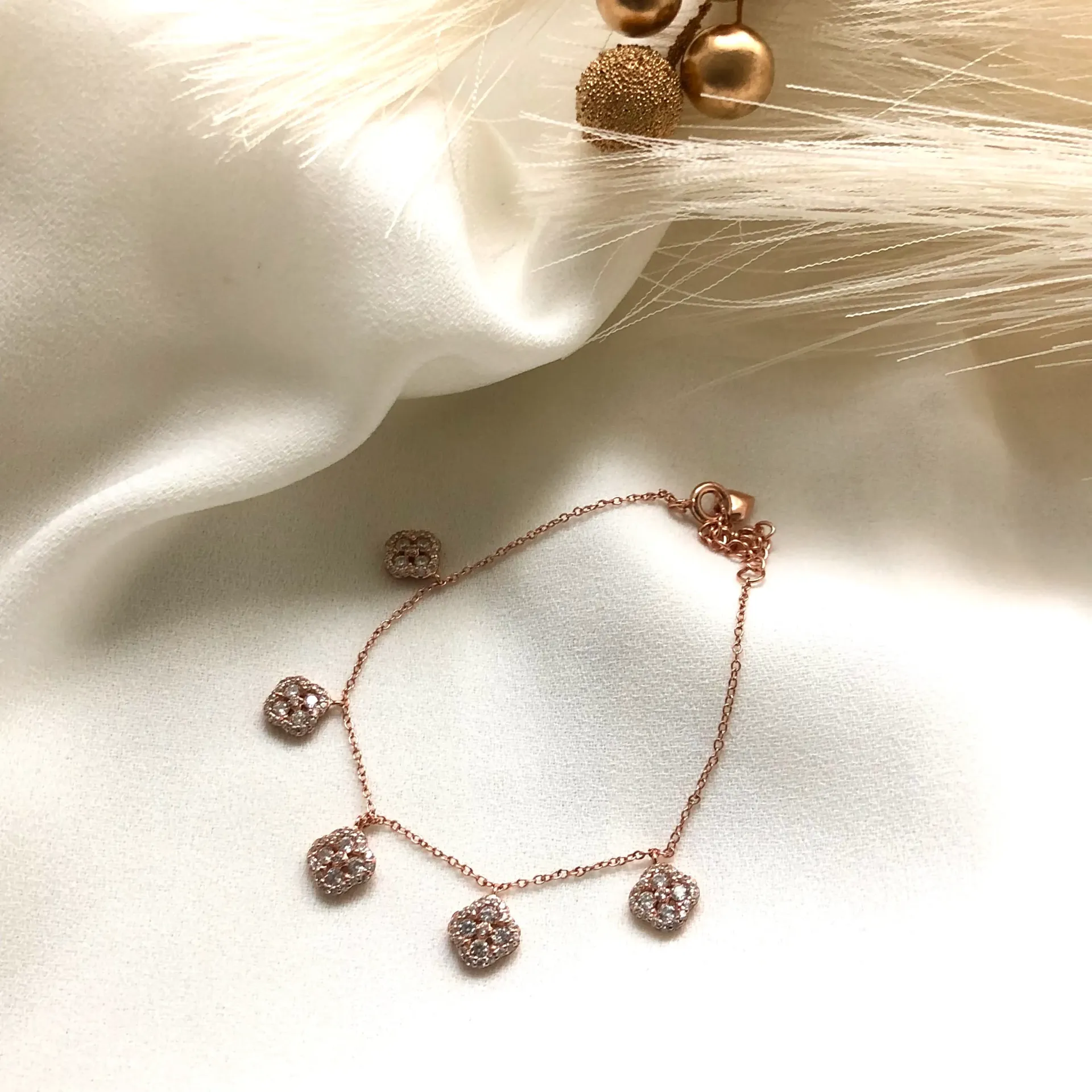 Rosegold Dangler Bracelet