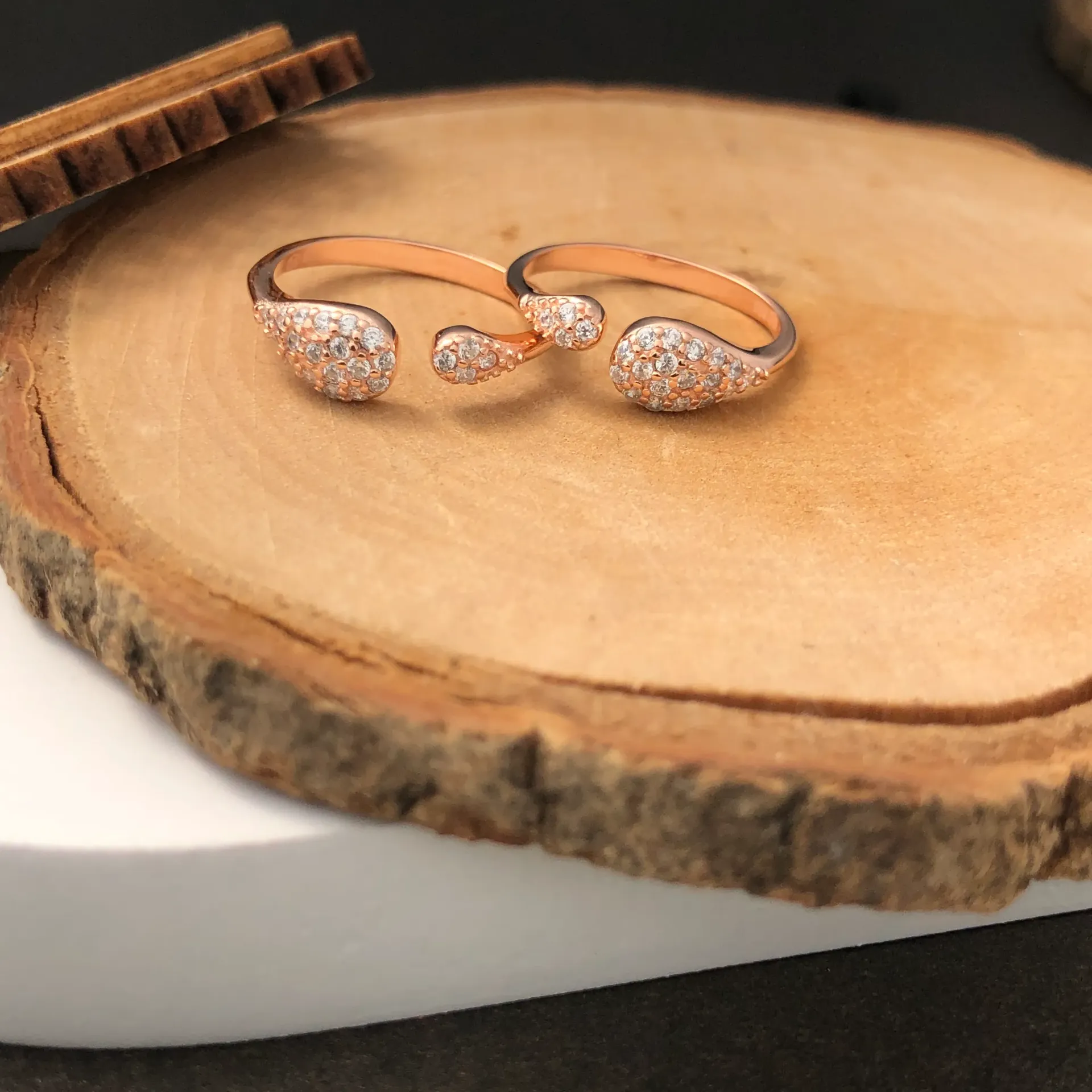 Rosegold Pear Toe Rings