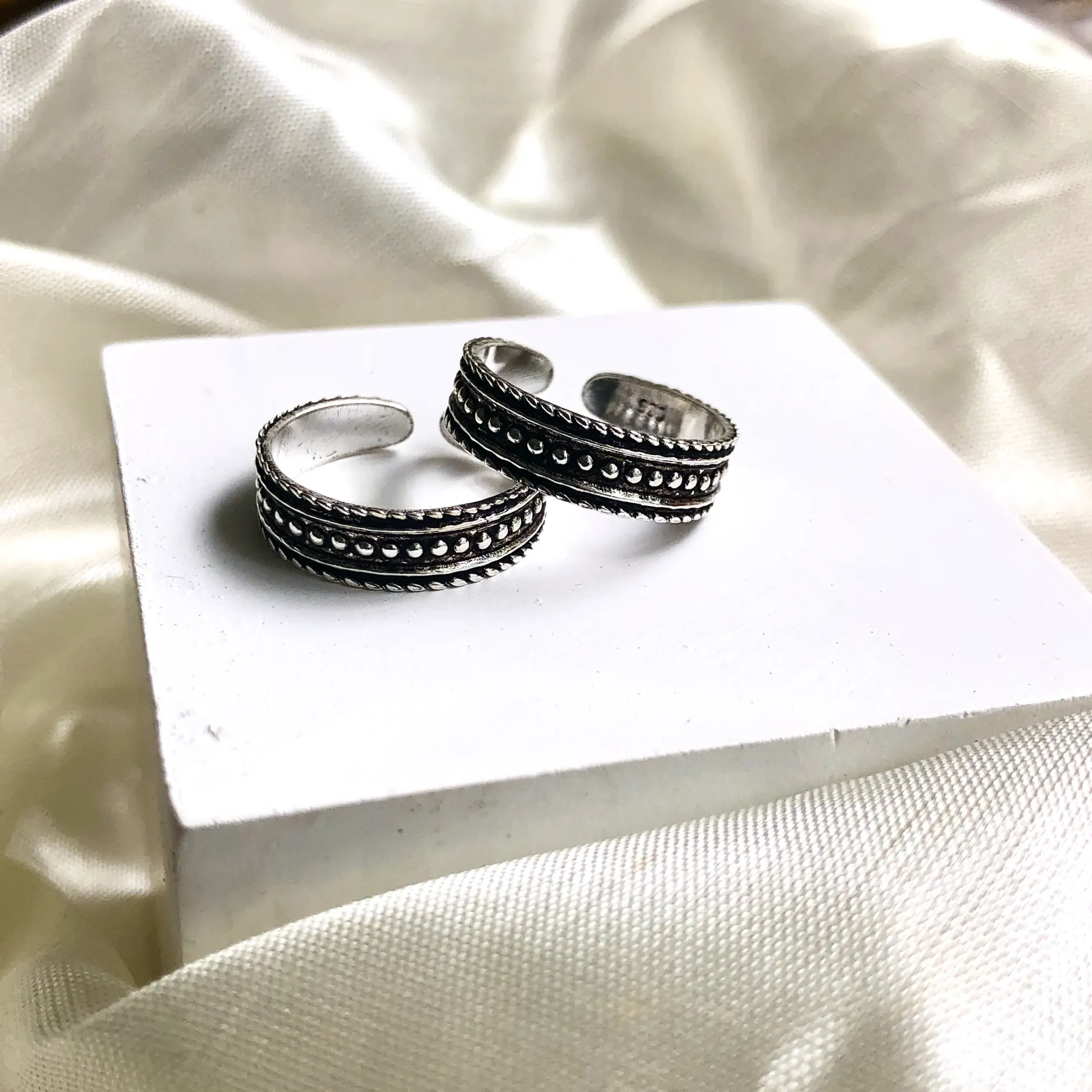 Oxidised Simple Toe Rings