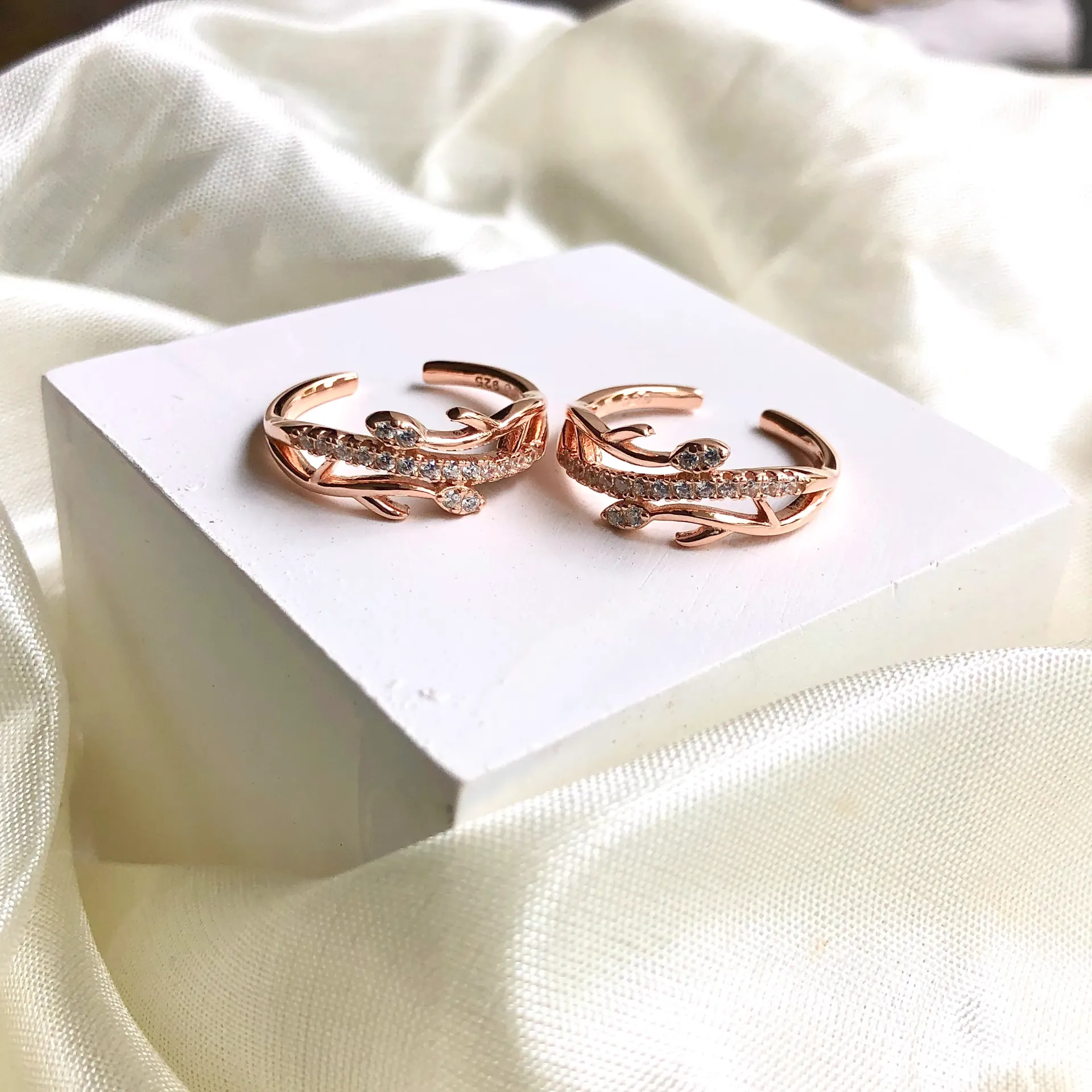 Leafy RoseGold Tor Rings