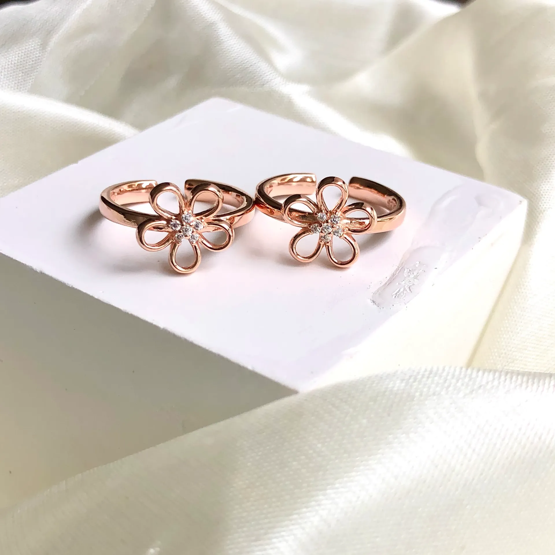 Floral Rose Gold Toe Rings